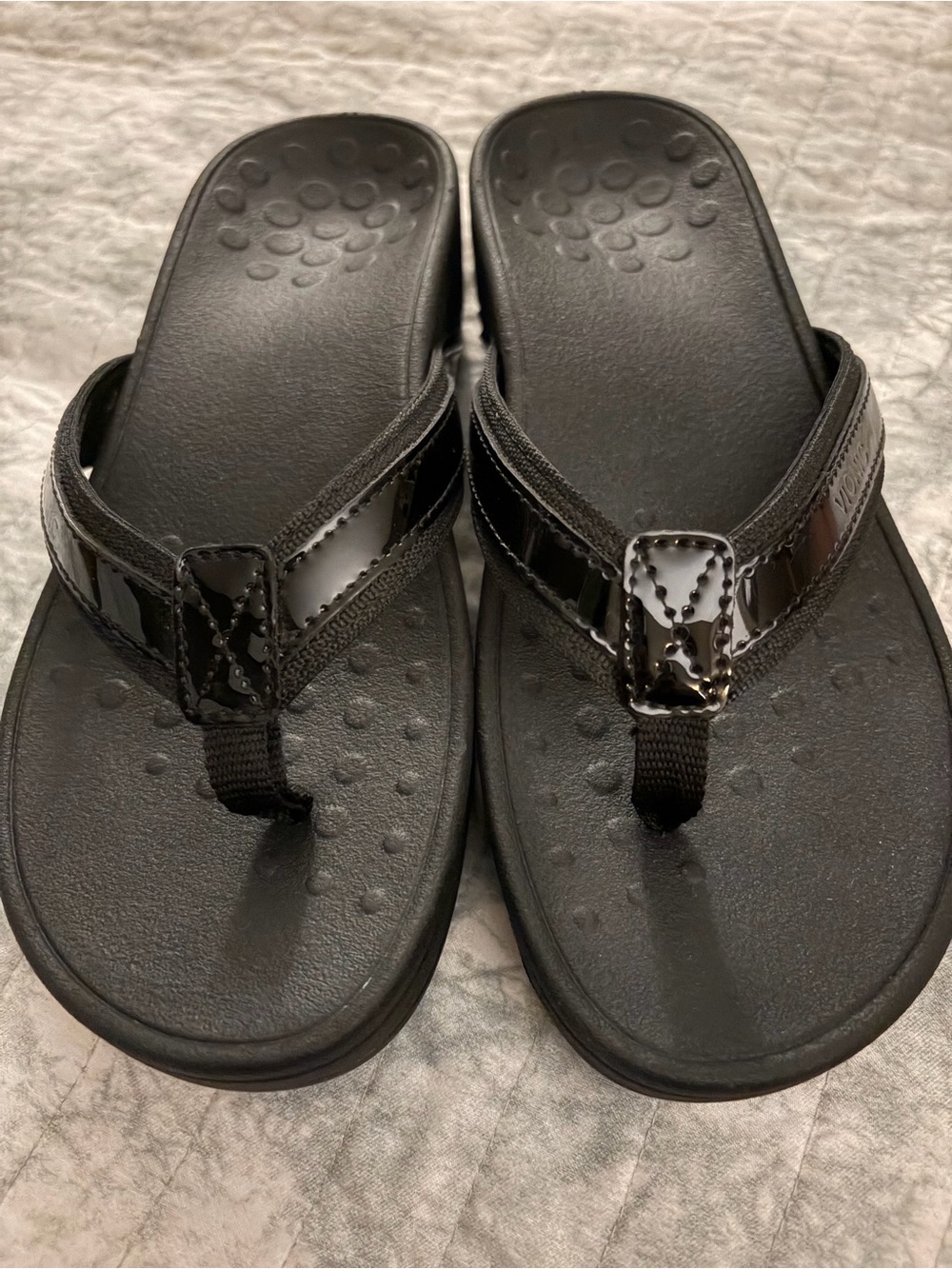 VIONIC - Hightide” Women's Black Wedge Flip-Flop Sandals, Size 7 - Picture 2 of 5